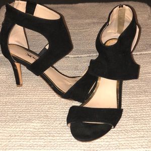 Black Vegan Suede heels 👠